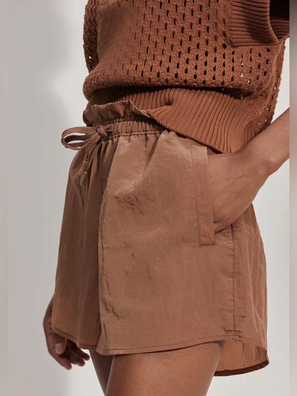 NWT Varley Tulair High-Rise Short 3" Sz Large Color:Rawhide - Picture 2 of 2